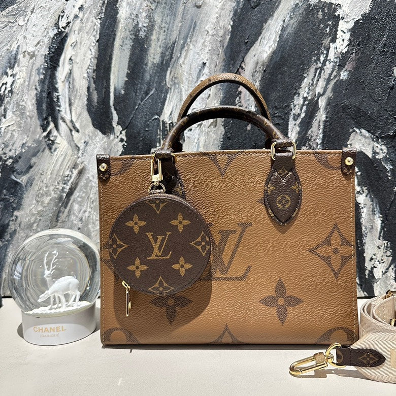 Lv on the go small with pouch microchipped 12576