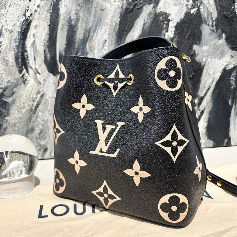 Lv bucket black 12820