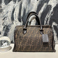   Fendi tote bag handle bag.