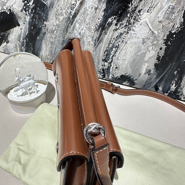 Burberry messenger bag title 13160