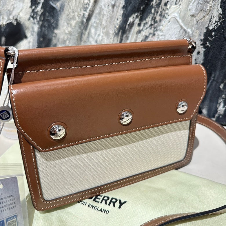 Burberry messenger bag title 13160