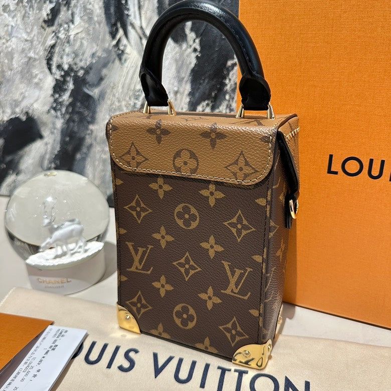 Lv Camera box 2023 13127