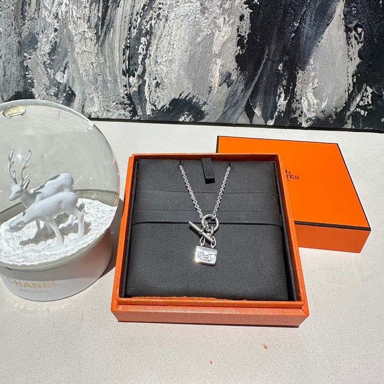   Hermes Constance necklace 13247.