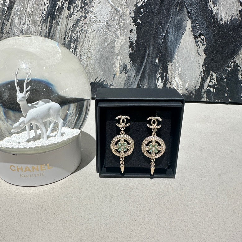 Chanel earrings regal green 13249