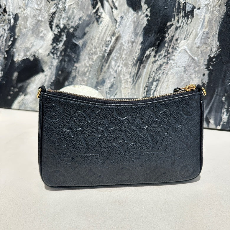 Lv pochette black microchipped 13240