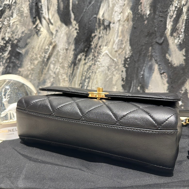 Chanel medium handle bag microchipped 2022 13177