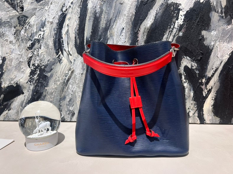 Lv bucket medium 2018