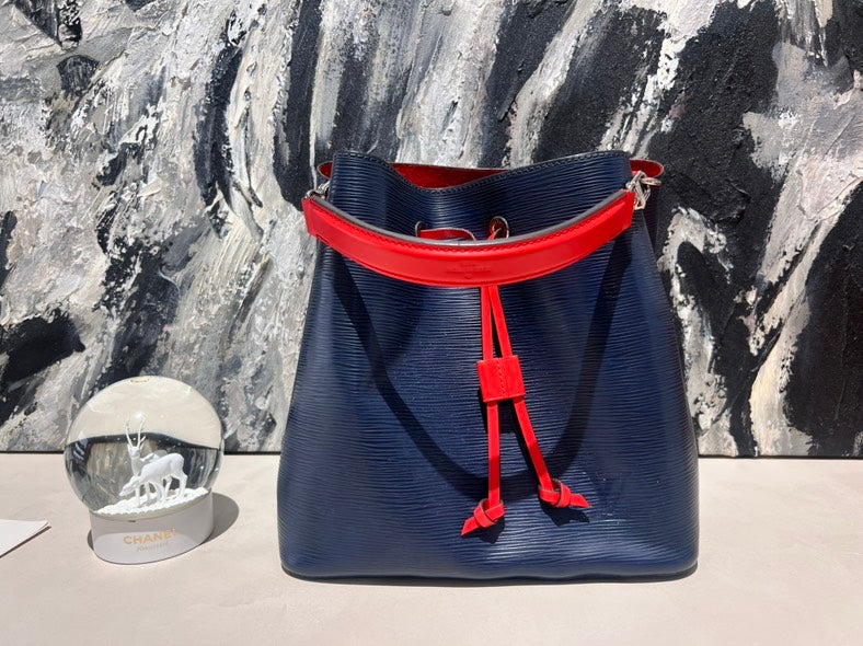 Lv bucket medium 2018