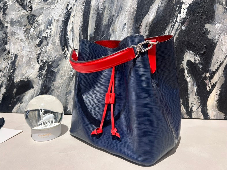 Lv bucket medium 2018