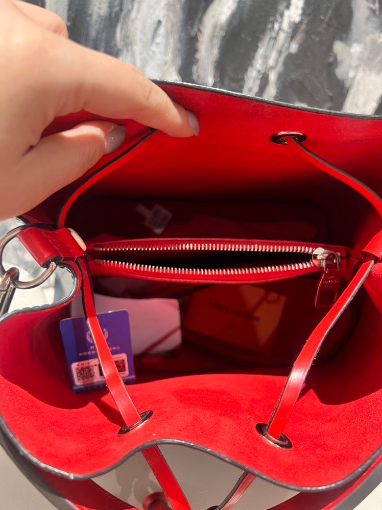 Lv bucket medium 2018