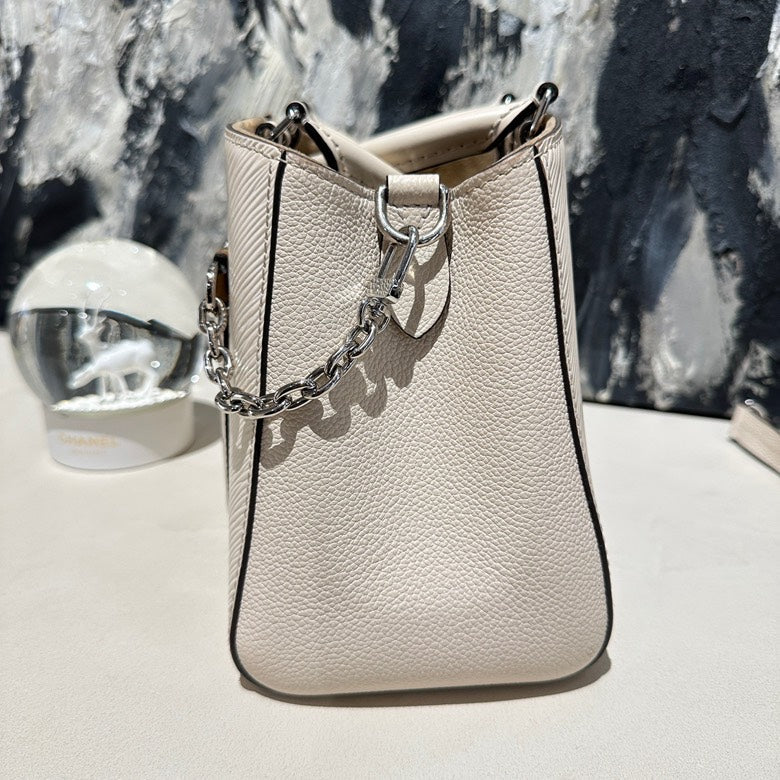 Lv Montaigne marelle microchipped 13123