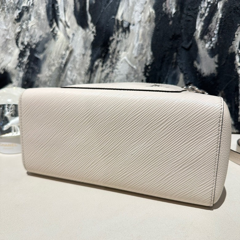 Lv Montaigne marelle microchipped 13123