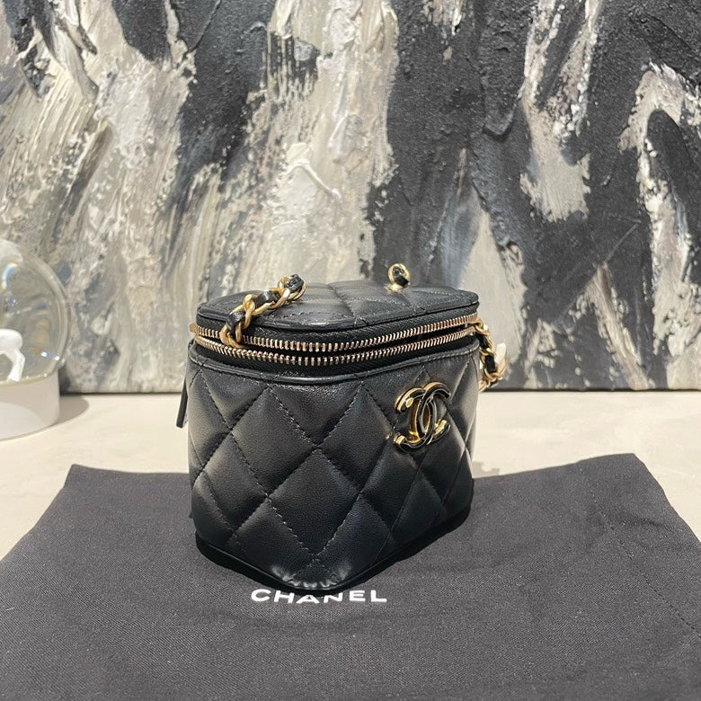 Chanel mini vanity with enamel buckle 2024 full set 13297