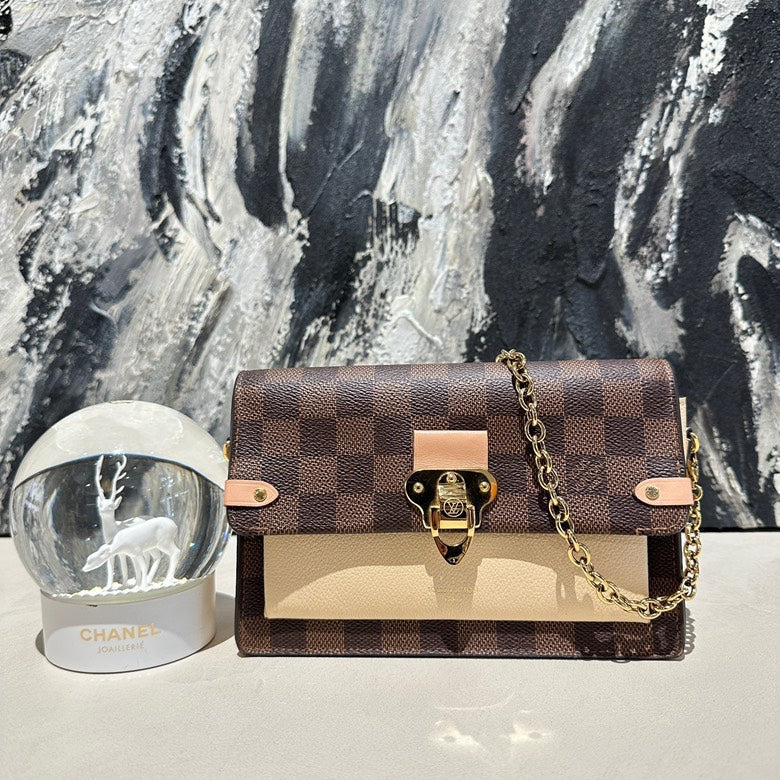   Lv Vavin Woc microchipped 13332.