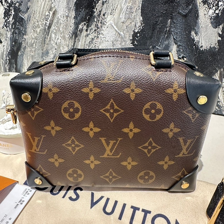 Lv soft trunk black microchipped 13331