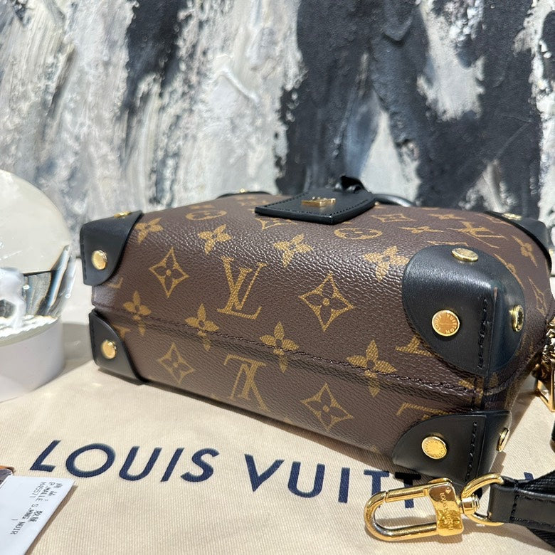Lv soft trunk black microchipped 13331