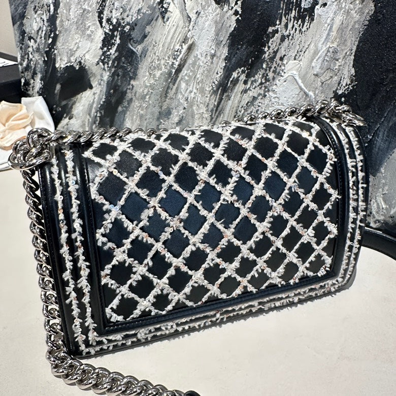 Chanel limited Leboy medium13322