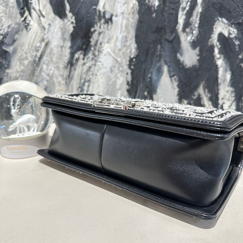 Chanel limited Leboy medium13322