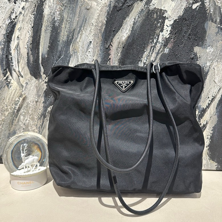   Prada tote nylon 13337.