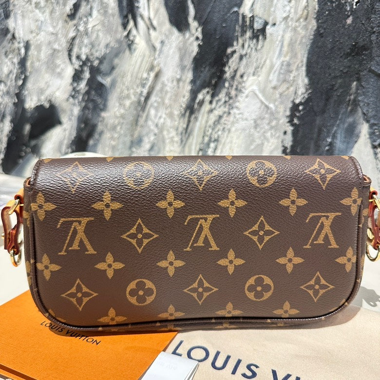 Lv Ivy microchipped 13334