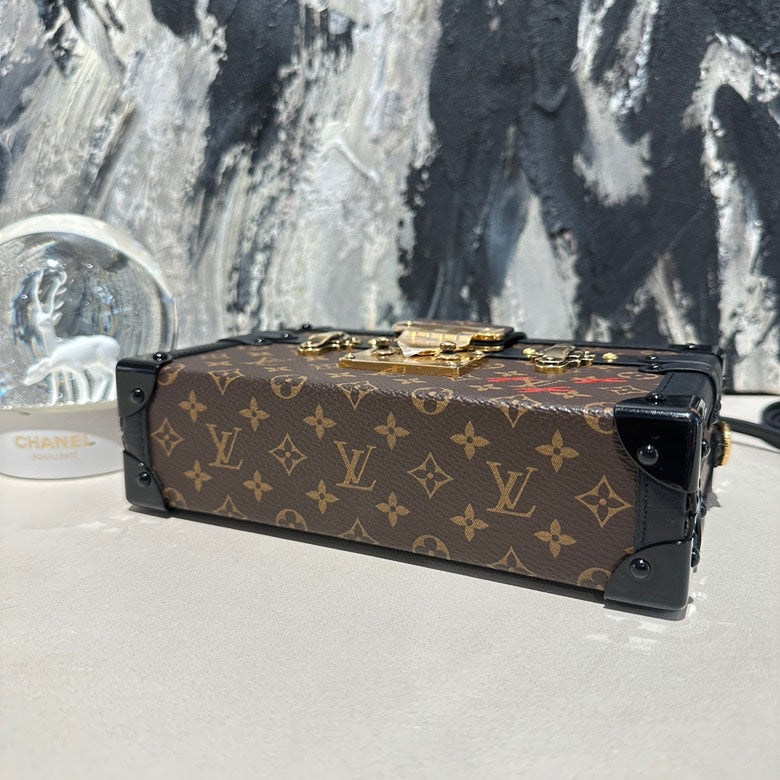 Lv hard trunk 2019 13317