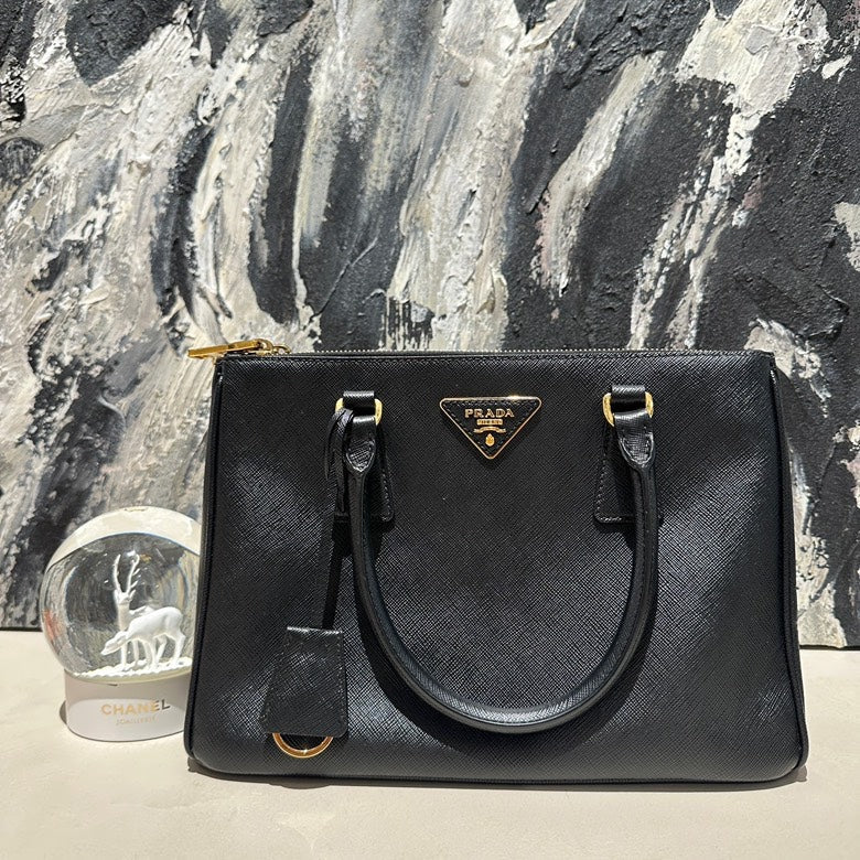 Prada new galleria medium 13174
