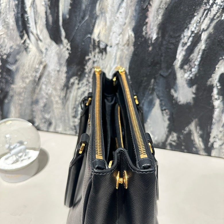 Prada new galleria medium 13174