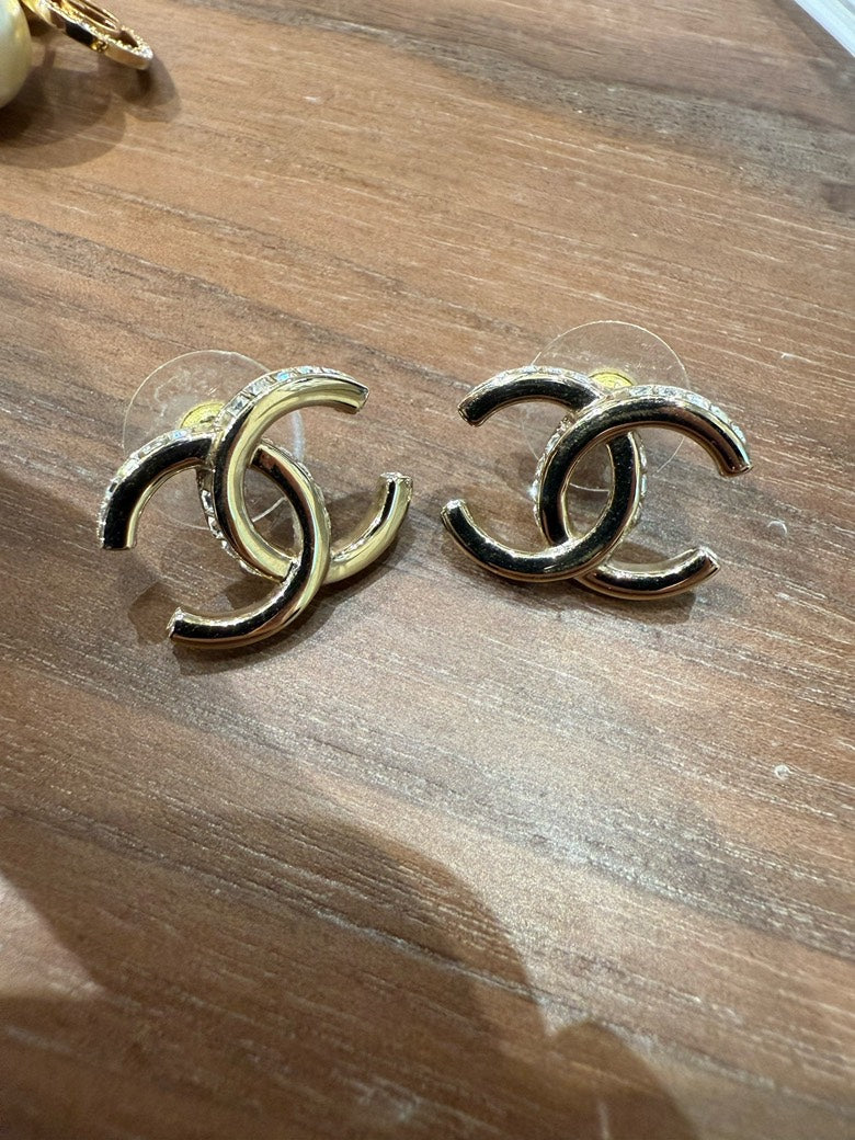 Chanel earrings with rhinestone 24B