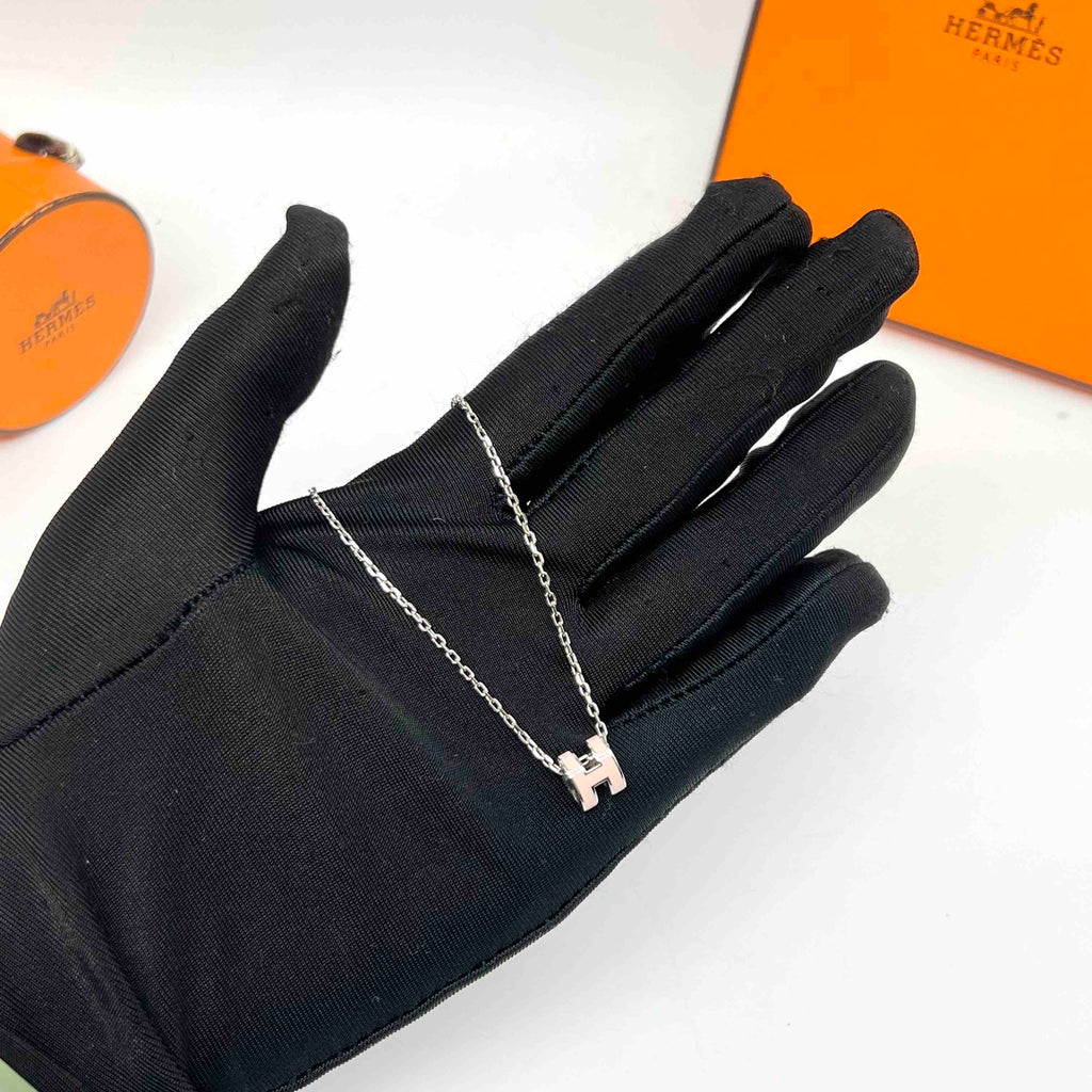 Hermes Mini Pop H Pendant Necklace in Pink 98% New