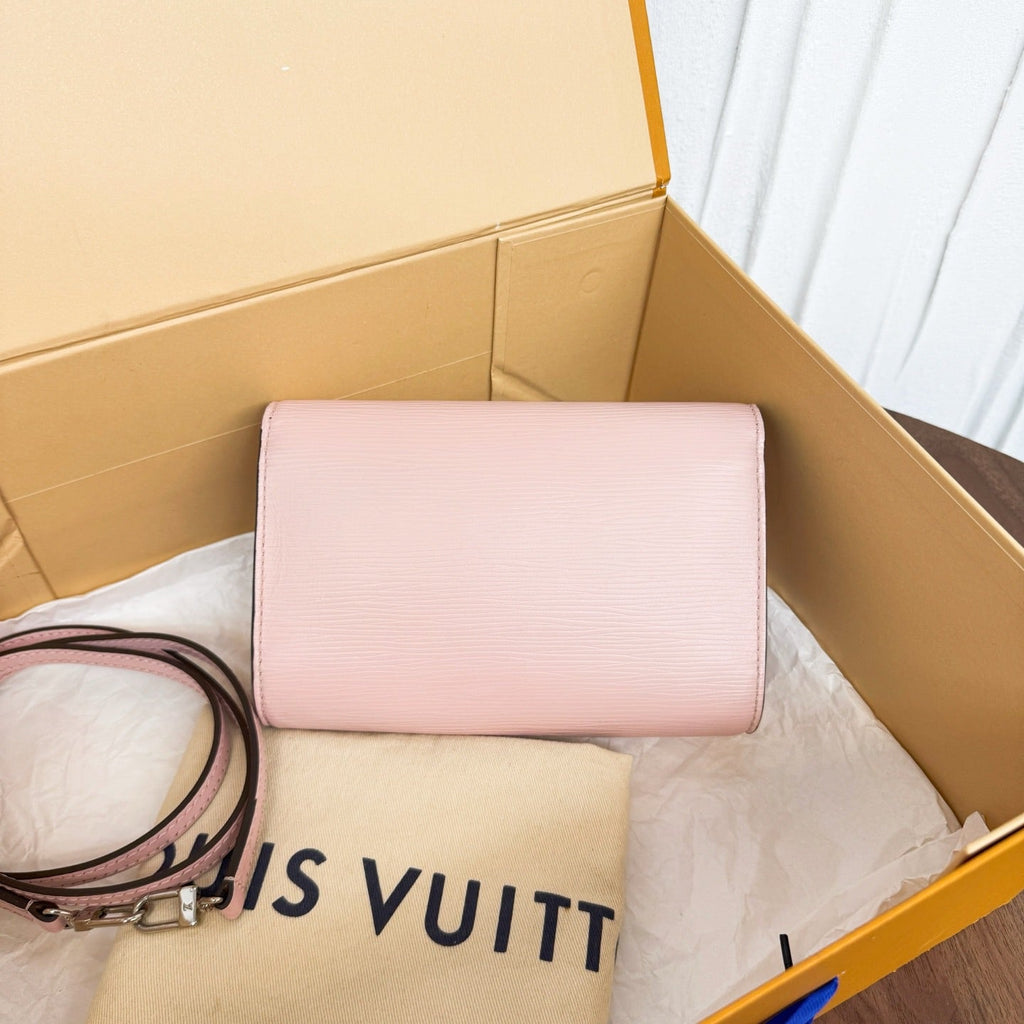 Louis Vuitton shoulder bag 17859739