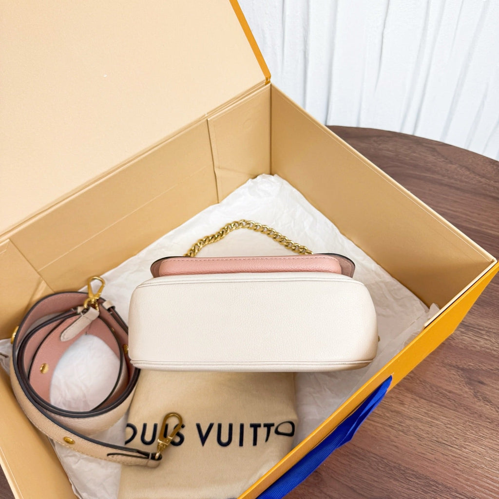 Louis Vuitton lock me ever shoulder bag 17259733