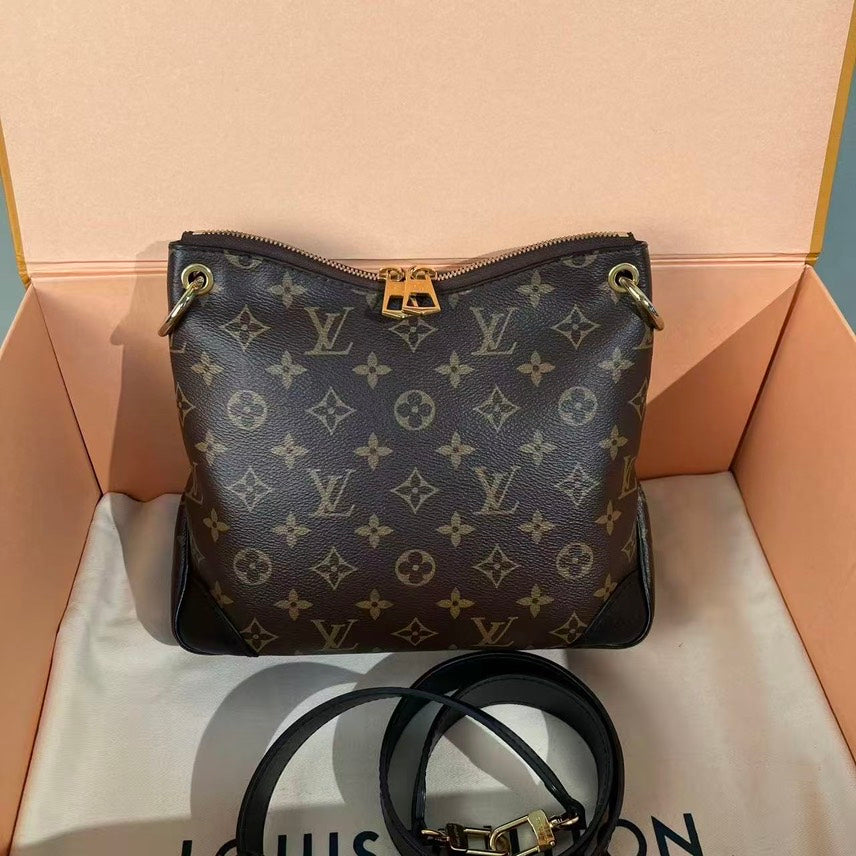 Louis Vuitton shoulder bag 86911540