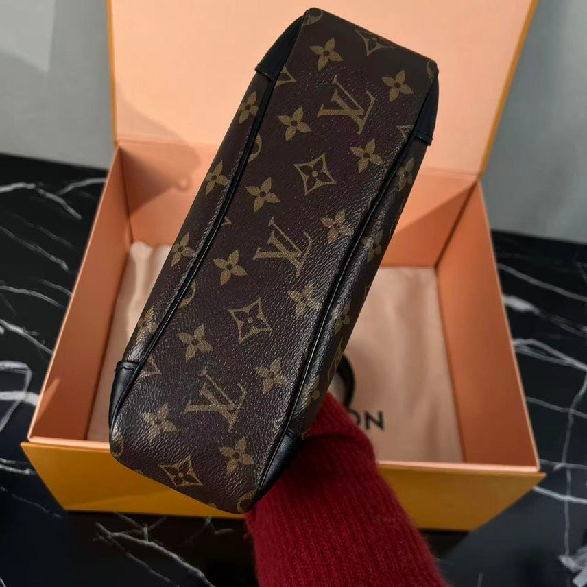 Louis Vuitton shoulder bag 86911540