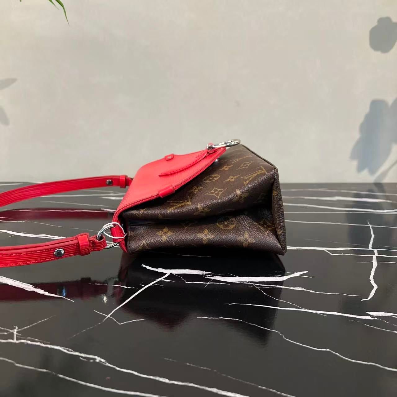 Louis Vuitton envelop shoulder bag year2018 41308363