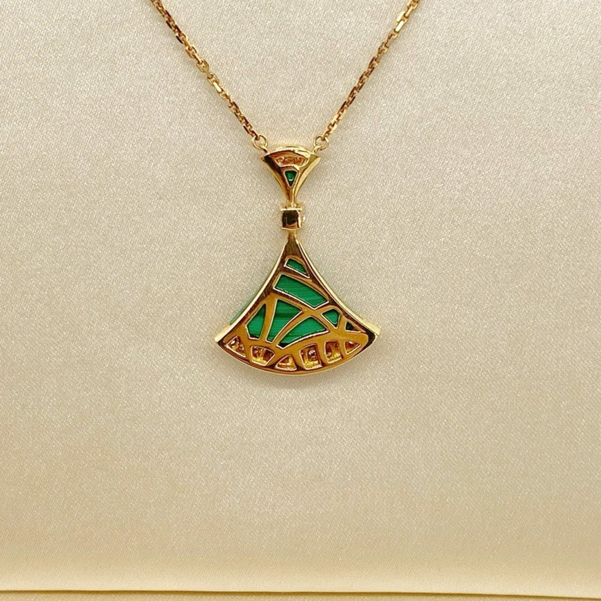 Bvlgari Divas dream collection rose gold malachite lady necklace
