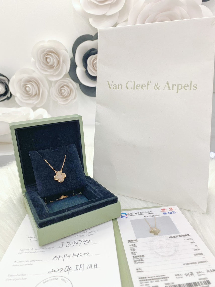 Van Cleef & Arpel four leaf clover collection 18K rose gold mother-of-pearl necklace