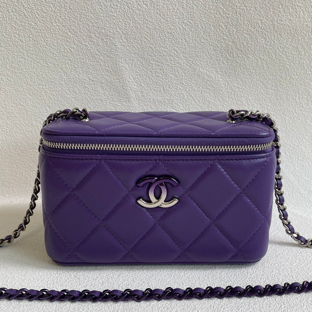 Unused🆕 Chanel 24C Vanity Case Lambskin #15907