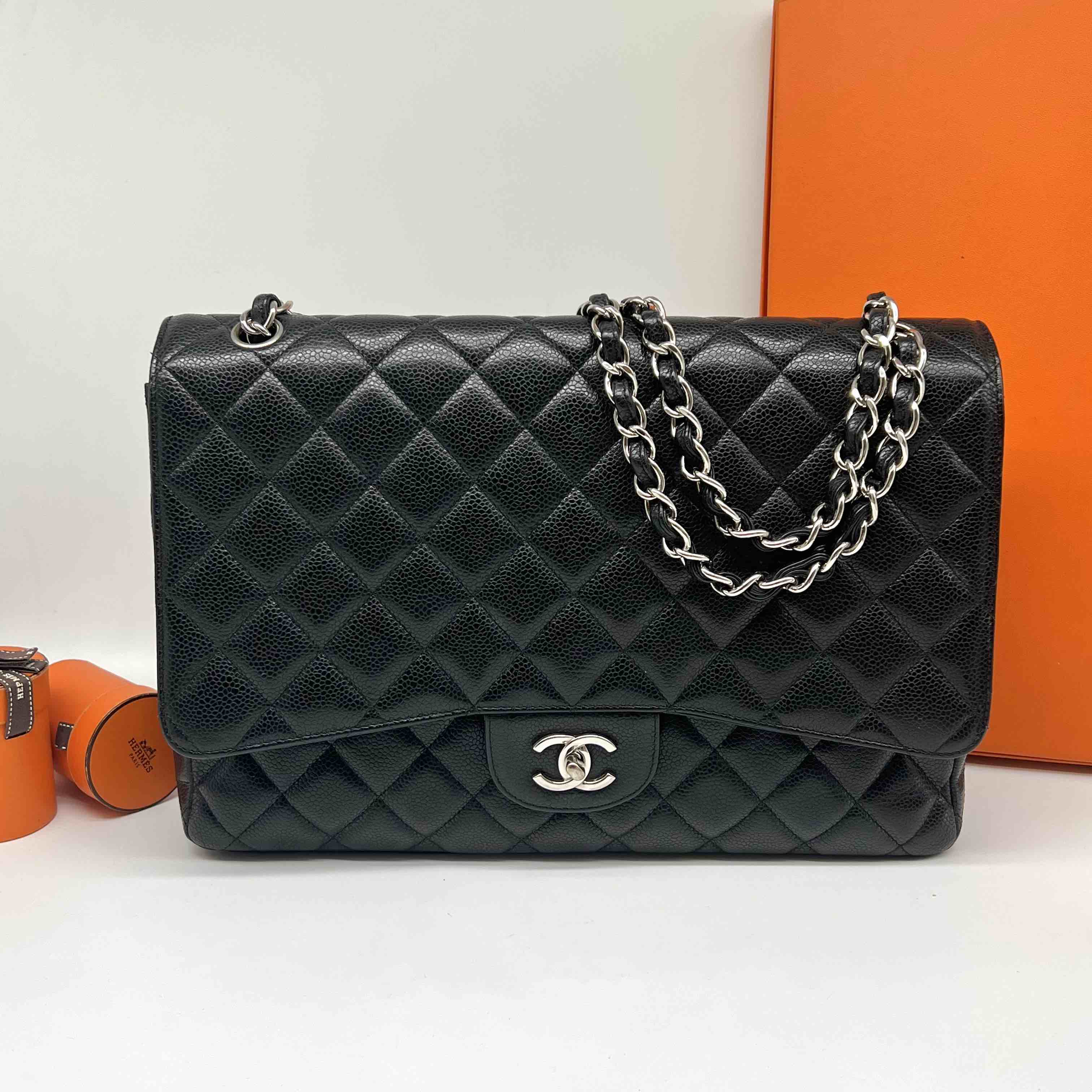 Chanel Caviar Quilted Jumbo Classic Flap Bag 98% New