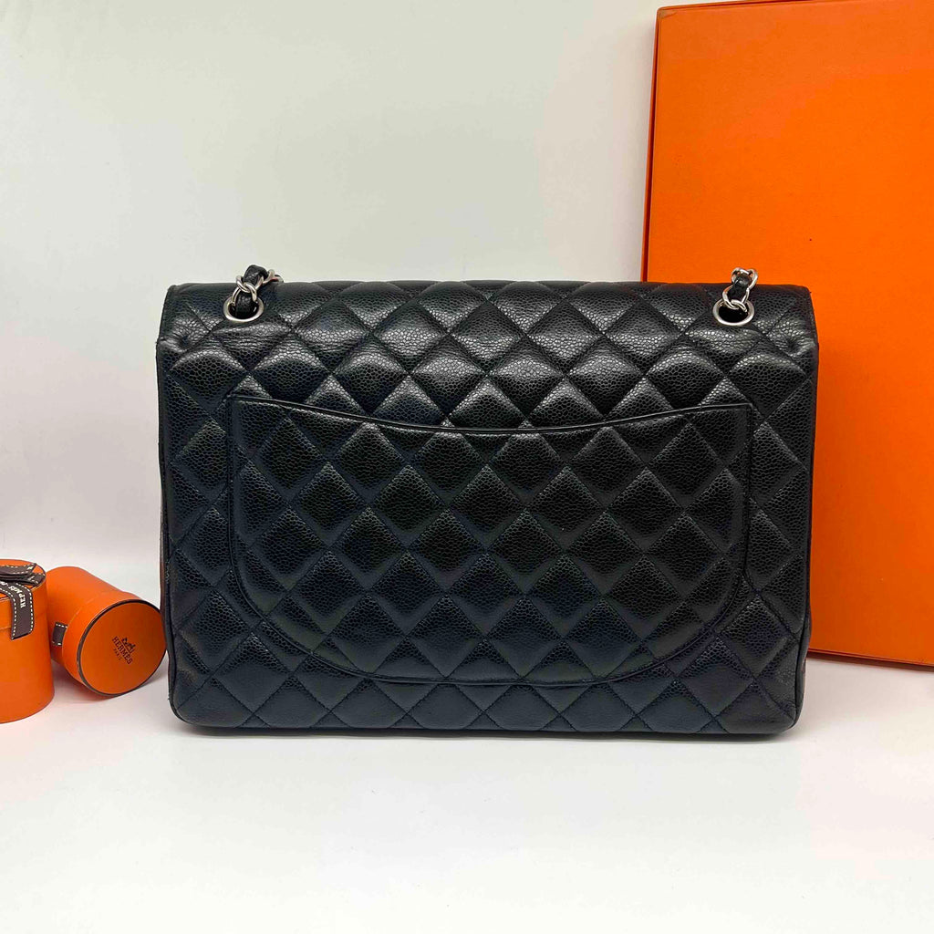 Chanel Caviar Quilted Jumbo Classic Flap Bag 98% New