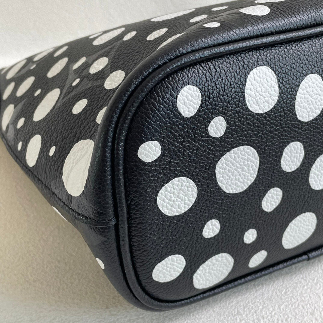 99%New🆕 Louis Vuitton x Yayoi Kusama Marshmallow Hobo (2025) #15759