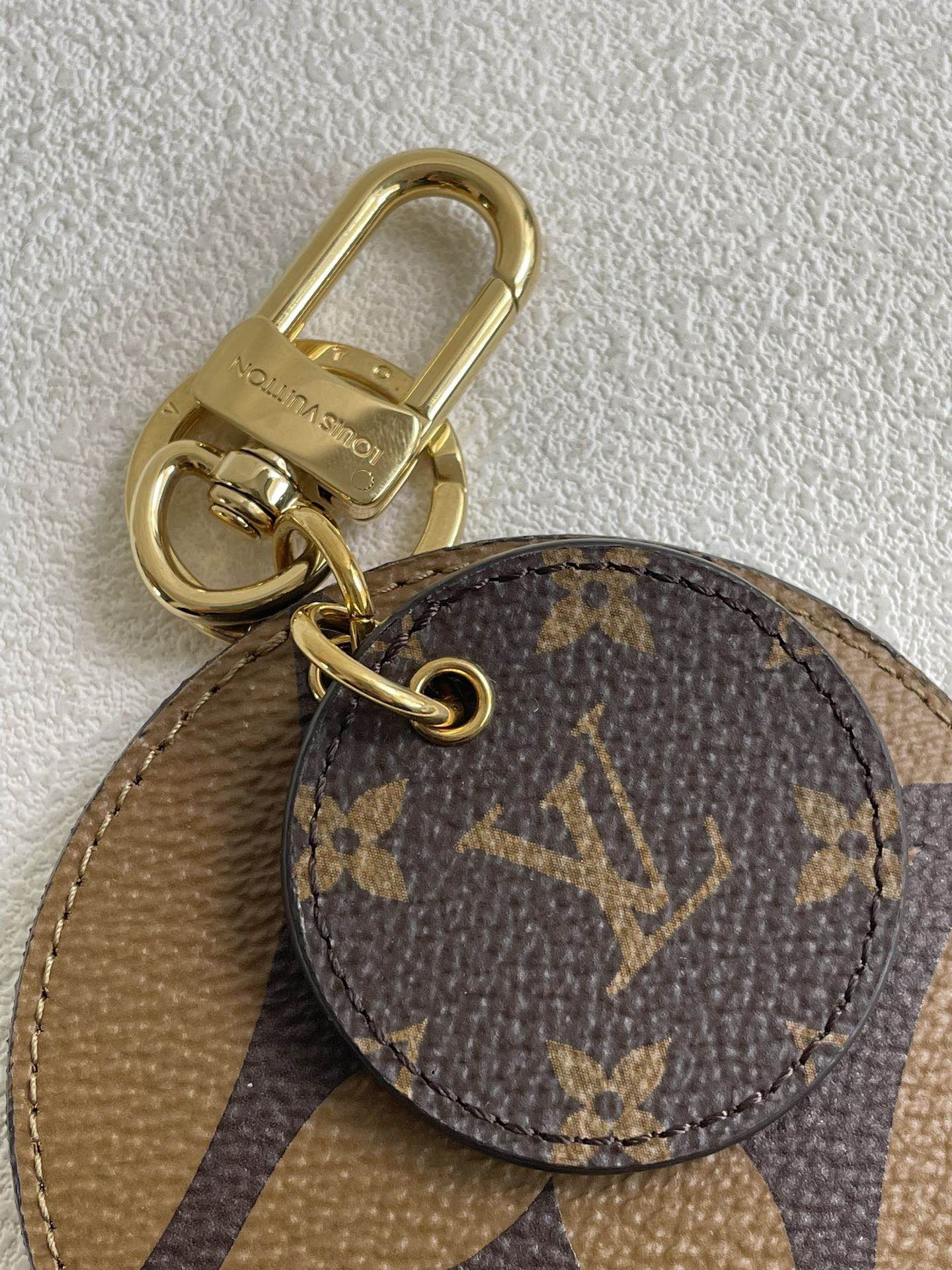 99%New🆕 Louis Vuitton Bag Charm Key Chain (2023) #15496