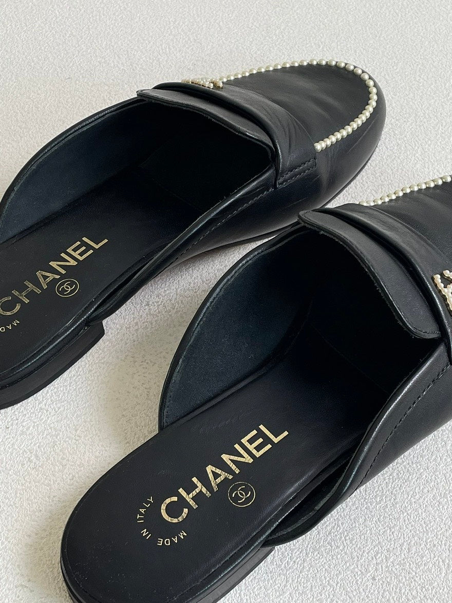 💕 Chanel Pearl loafer (size 39) #J2112
