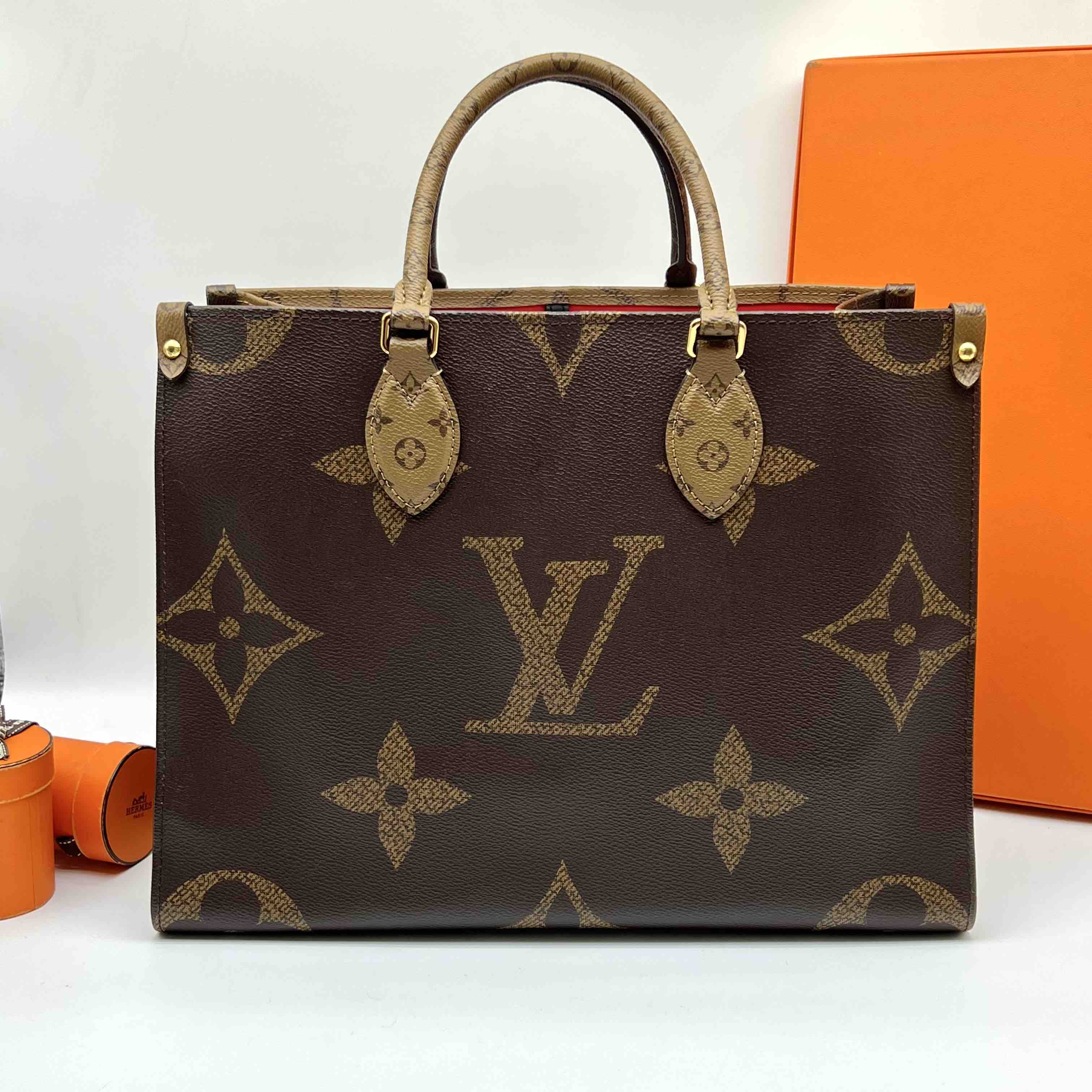 LV Louis Vuitton OnTheGo PM 98% New