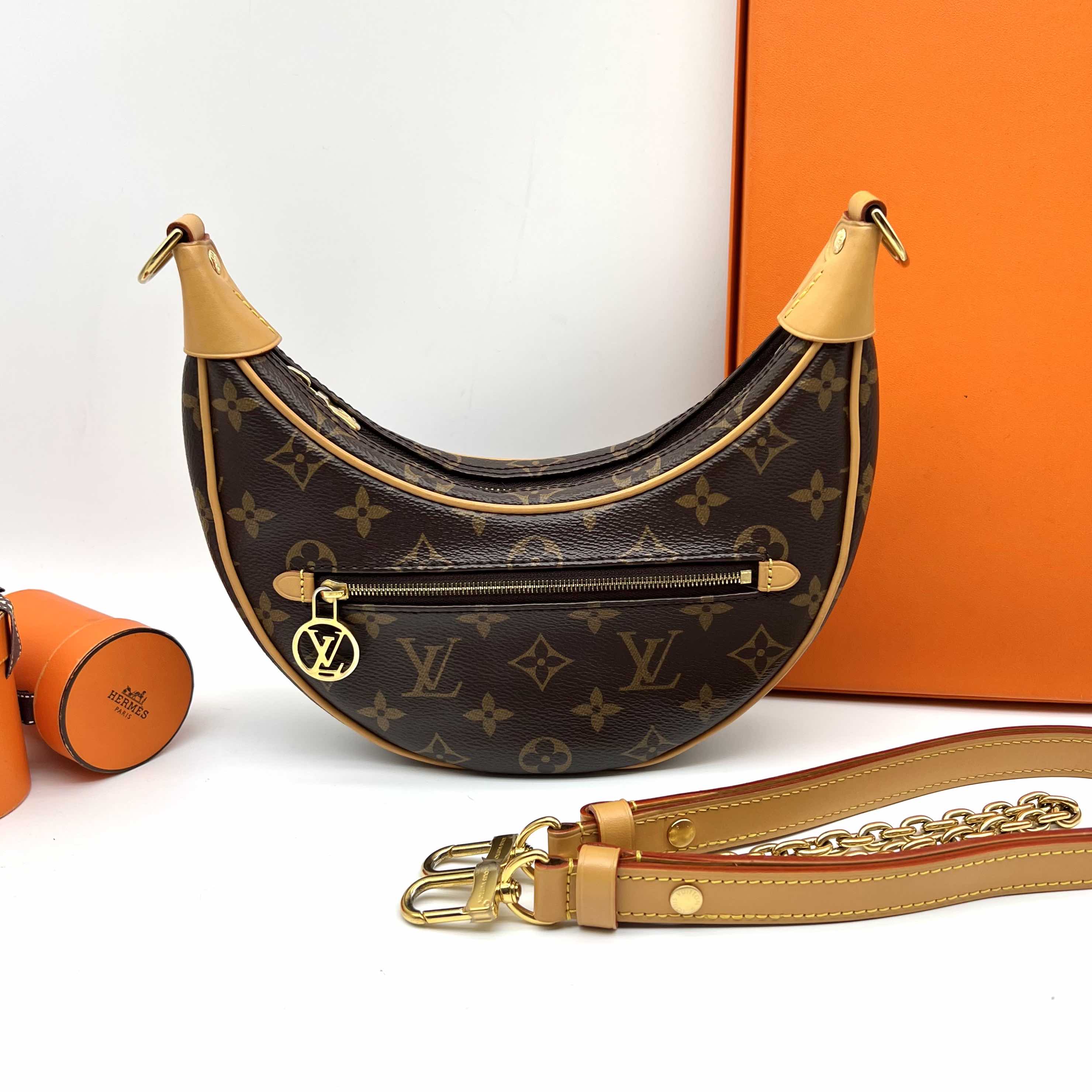 LV Louis Vuitton Loop 98% New