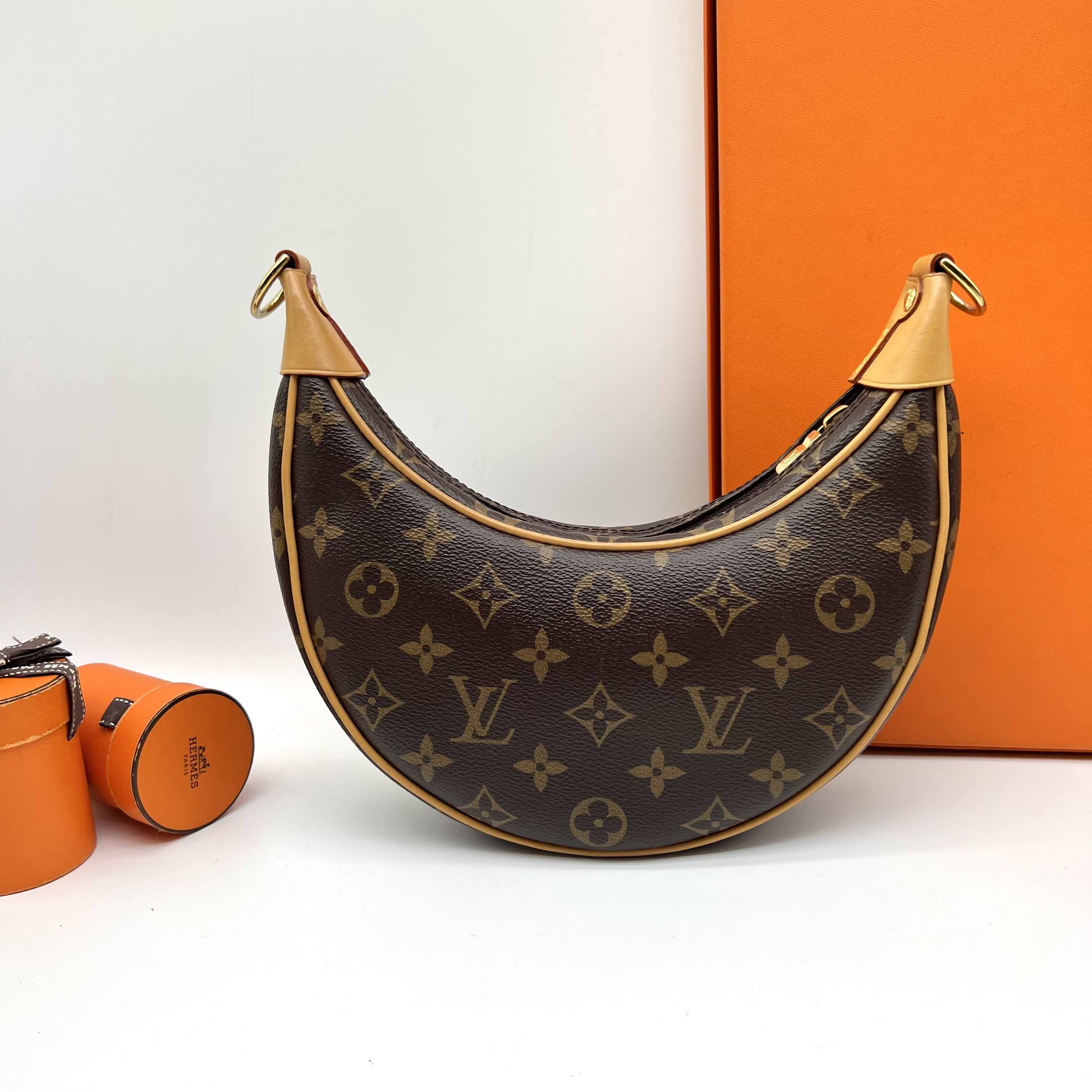 LV Louis Vuitton Loop 98% New