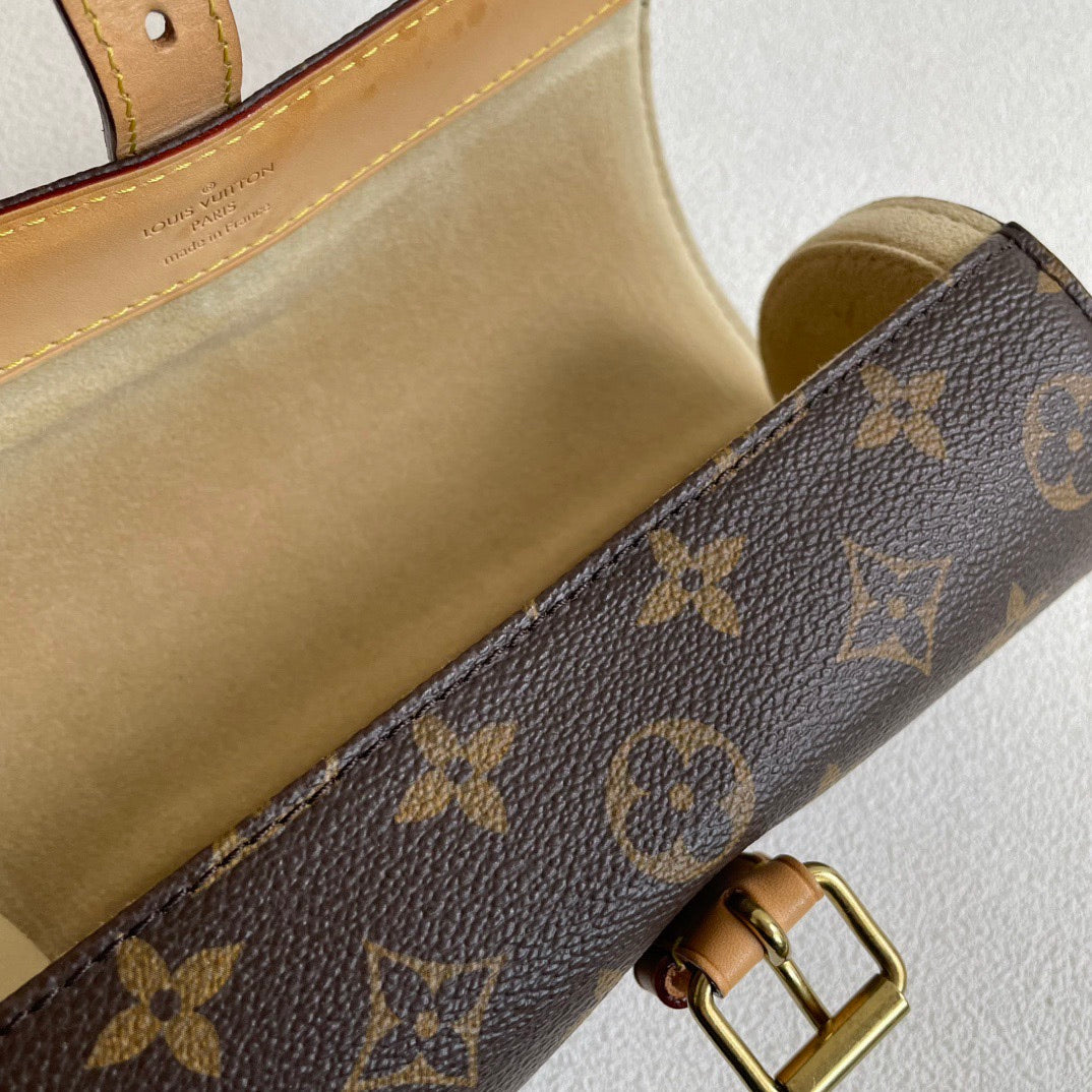 💕 Louis Vuitton Watch Holder (2015) #15530