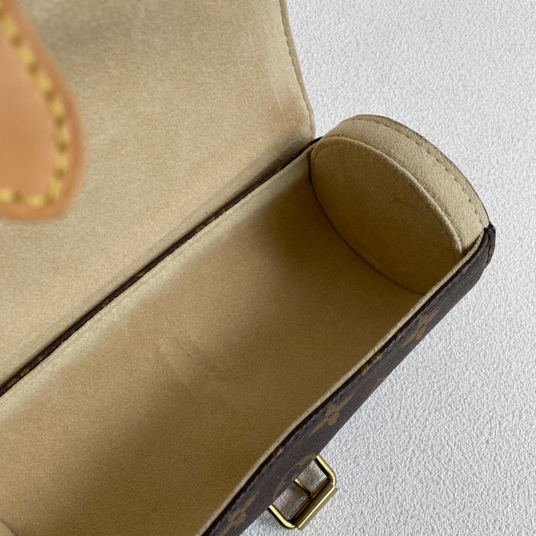💕 Louis Vuitton Watch Holder (2015) #15530