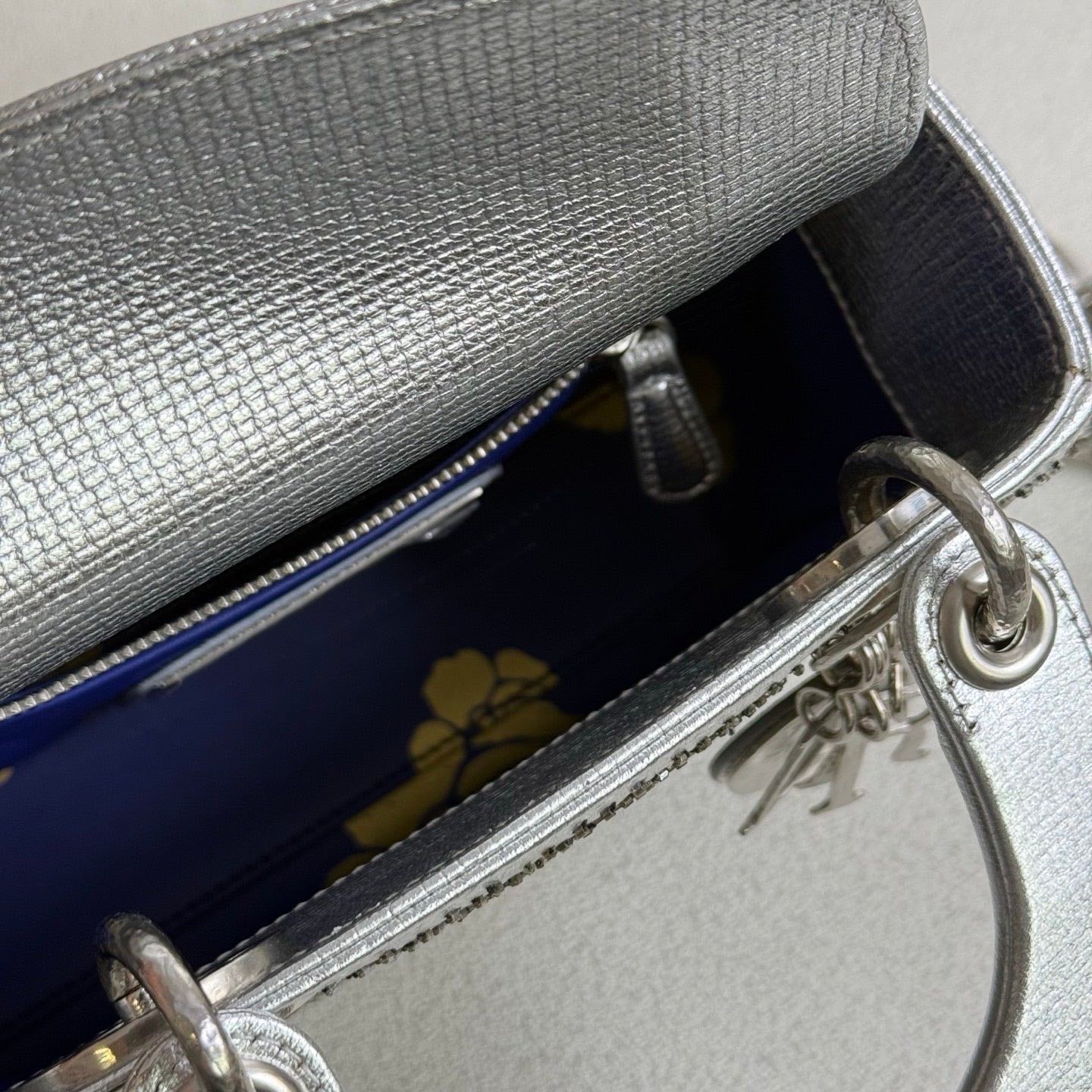 99%New🆕 Dior Lady Dior Metalic Silver Embroidered art collection (2018) #16217
