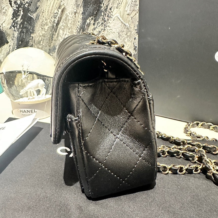 Chanel big mini CF 24Bpantent rolloff 12421