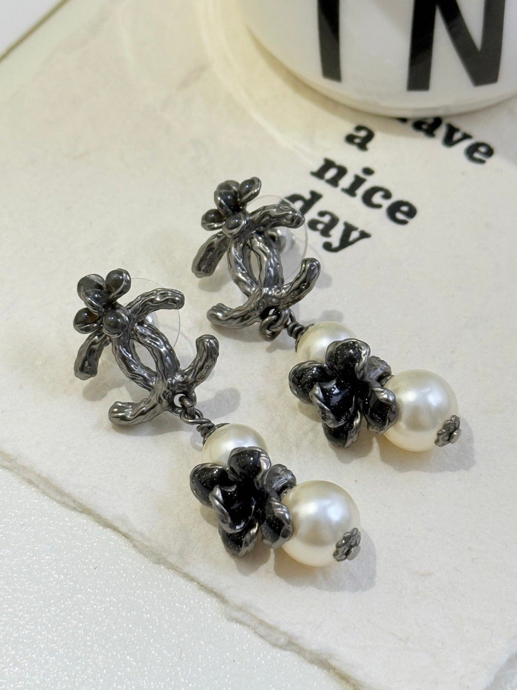💕 Chanel 12C Flower Pearl Drop Earrings #16250